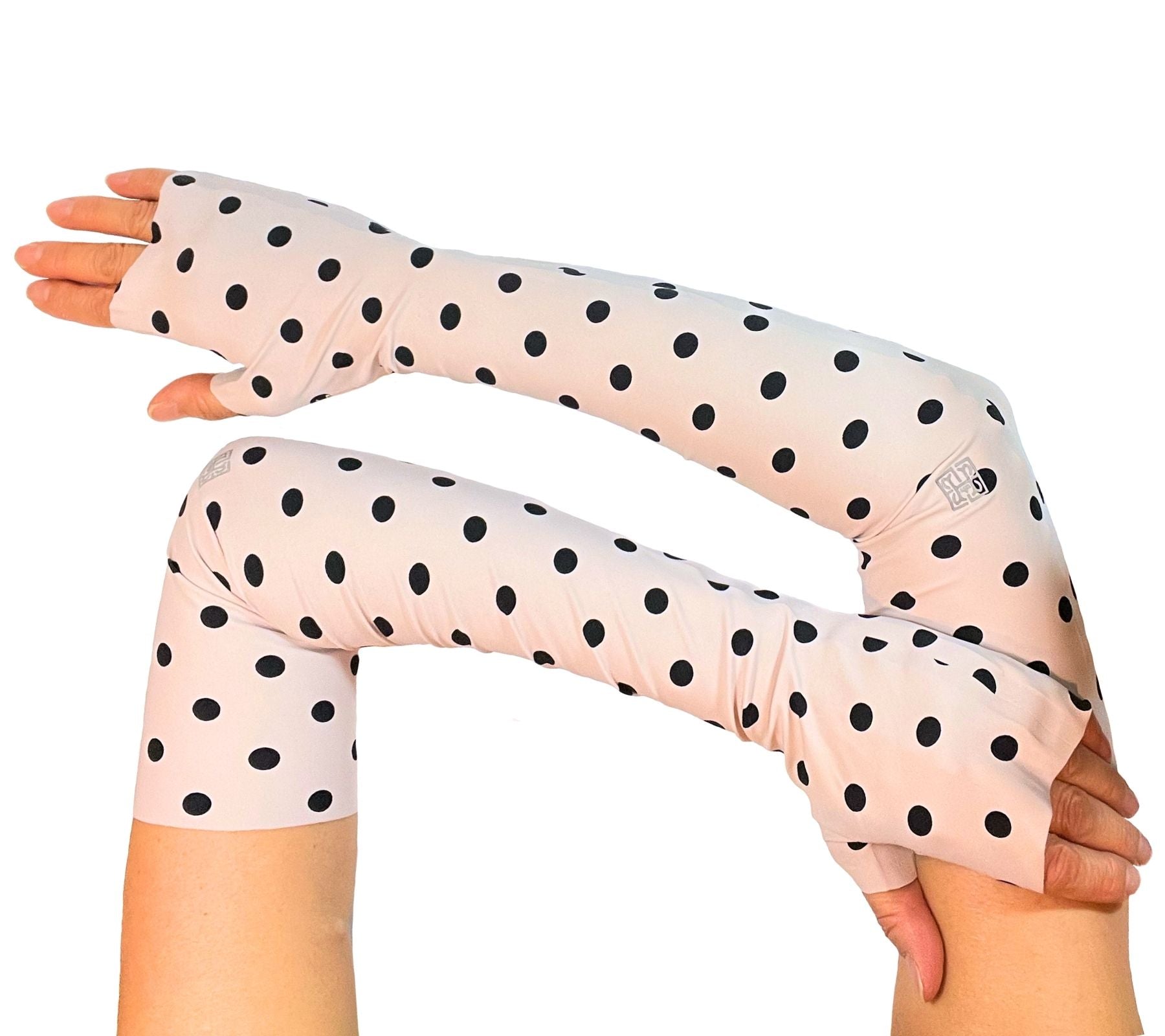 #color_pink polka dot