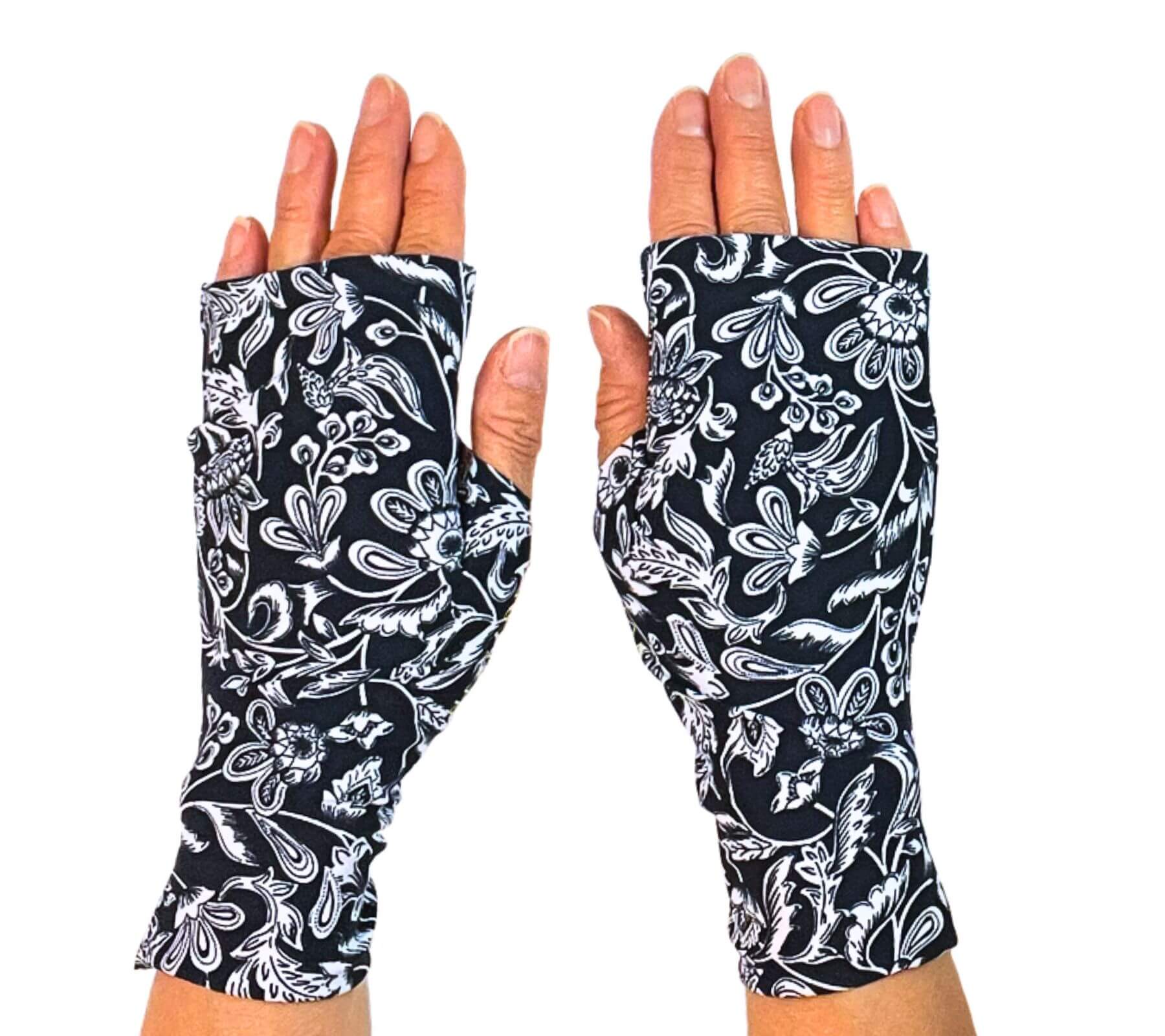 #color_navy blue floral