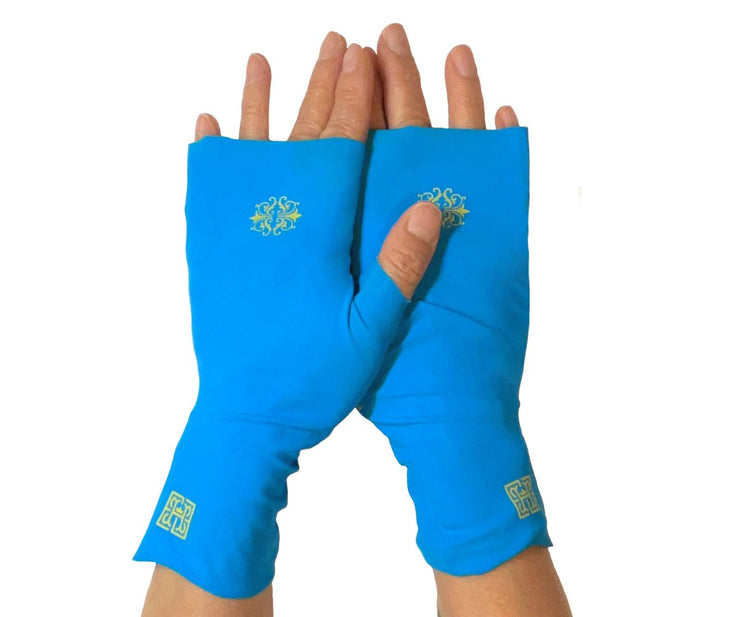 Pretty Sun Protection Gloves to Protect Hands in Bright Blue